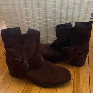 [Biviel] Brown Suede Boots